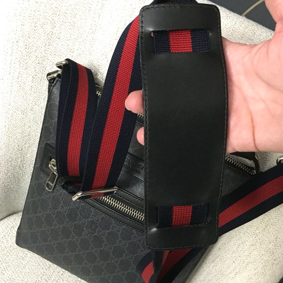 Authentic Gucci unisex crossbody bag black monogram coated canvas - Picture 12 of 16